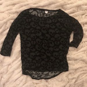 H&M 3/4 Sleeve Skull Print Tee